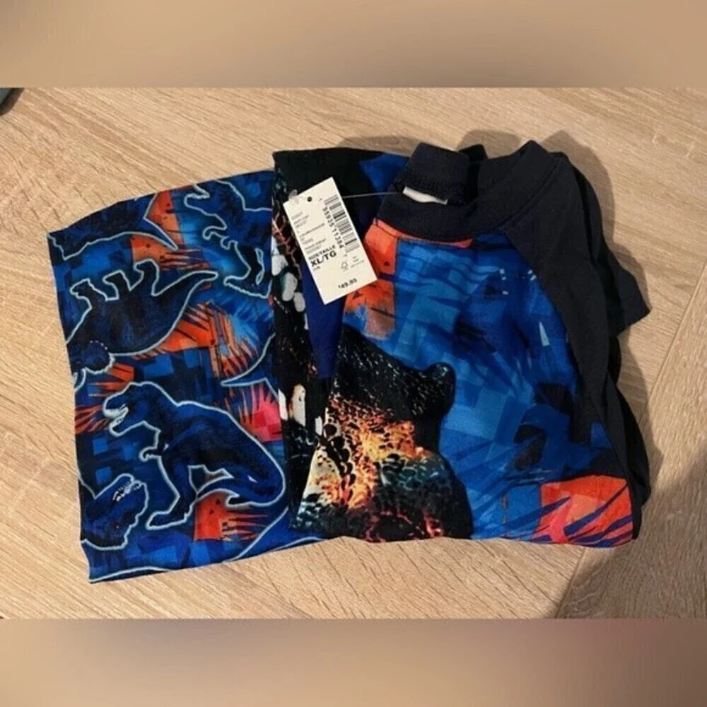 Boys Dino Shark Pajamas Size 14 (XL/TG).